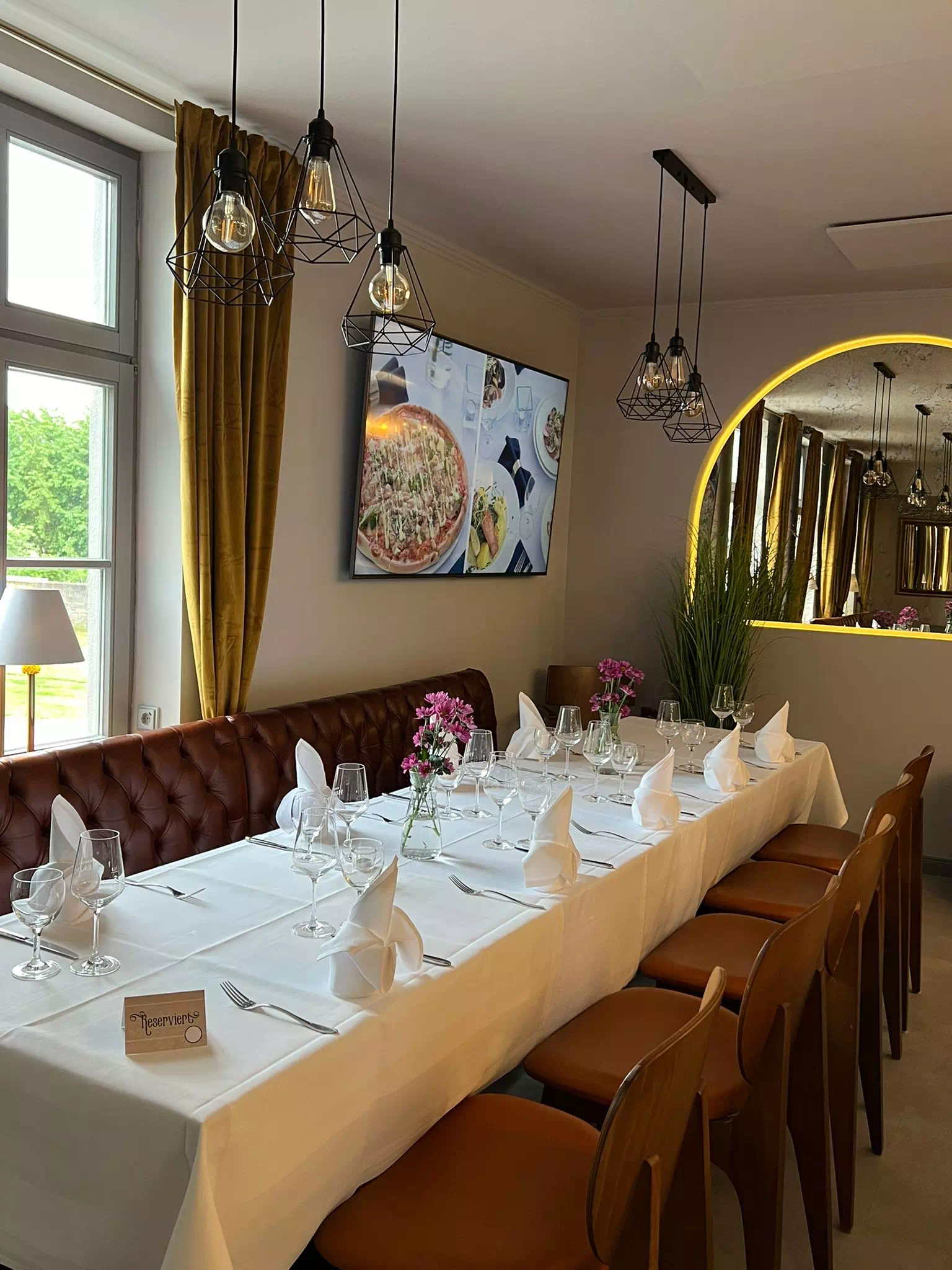 Galerie Cafe - Hotel Restaurant Zur Kaiserpfalz